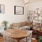 Spacious And Bright Aparment Of 60 M